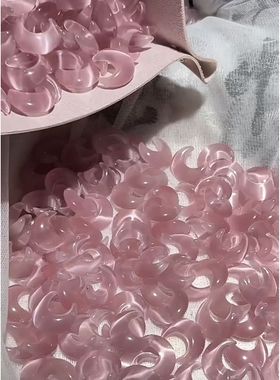 小众自带猫眼效应新中式项链清冷感月牙吊坠女学生饰品猫眼石月亮