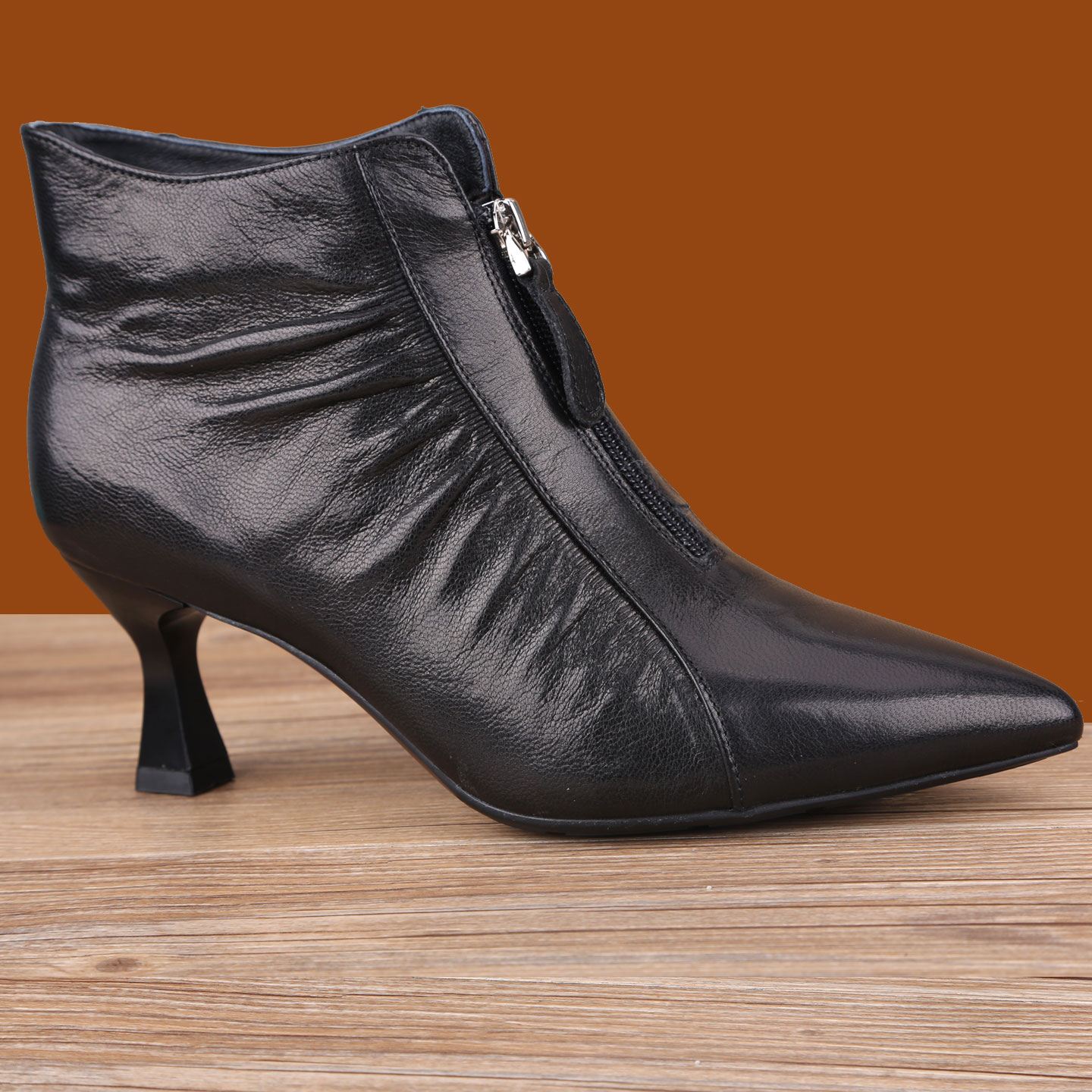 秋冬新款羊皮女靴子真皮高跟短靴细跟时装靴尖头瘦靴时尚靴拉链