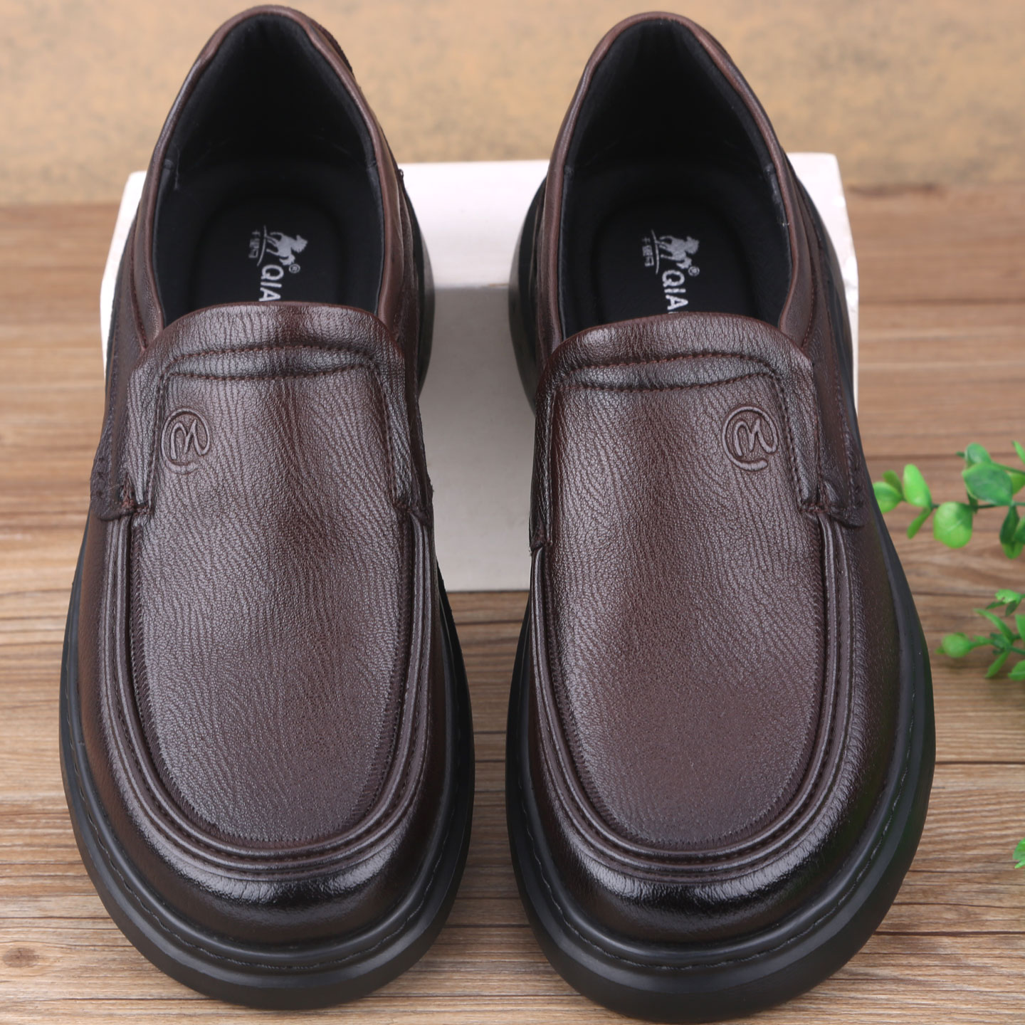 秋季新款羊皮男鞋商务休闲皮鞋厚底真皮大头皮鞋套脚超轻减震棕色