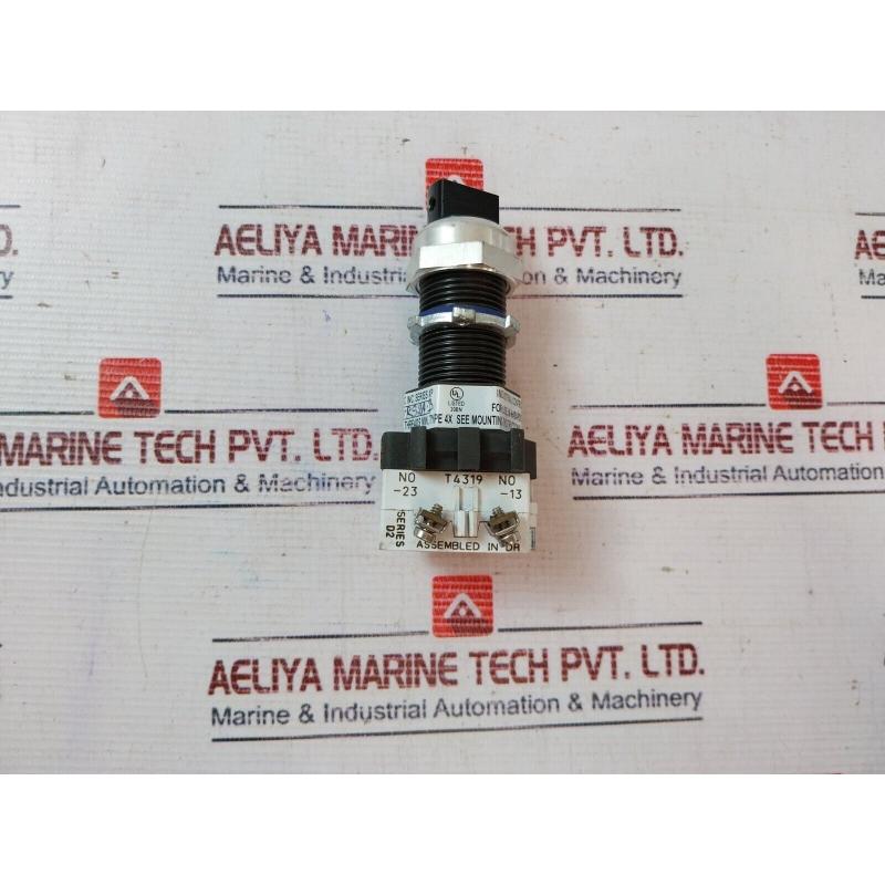 原装供应Akron  /  XP3-RS2A-3 灭弧室 Selettore 系列 Sp / D2