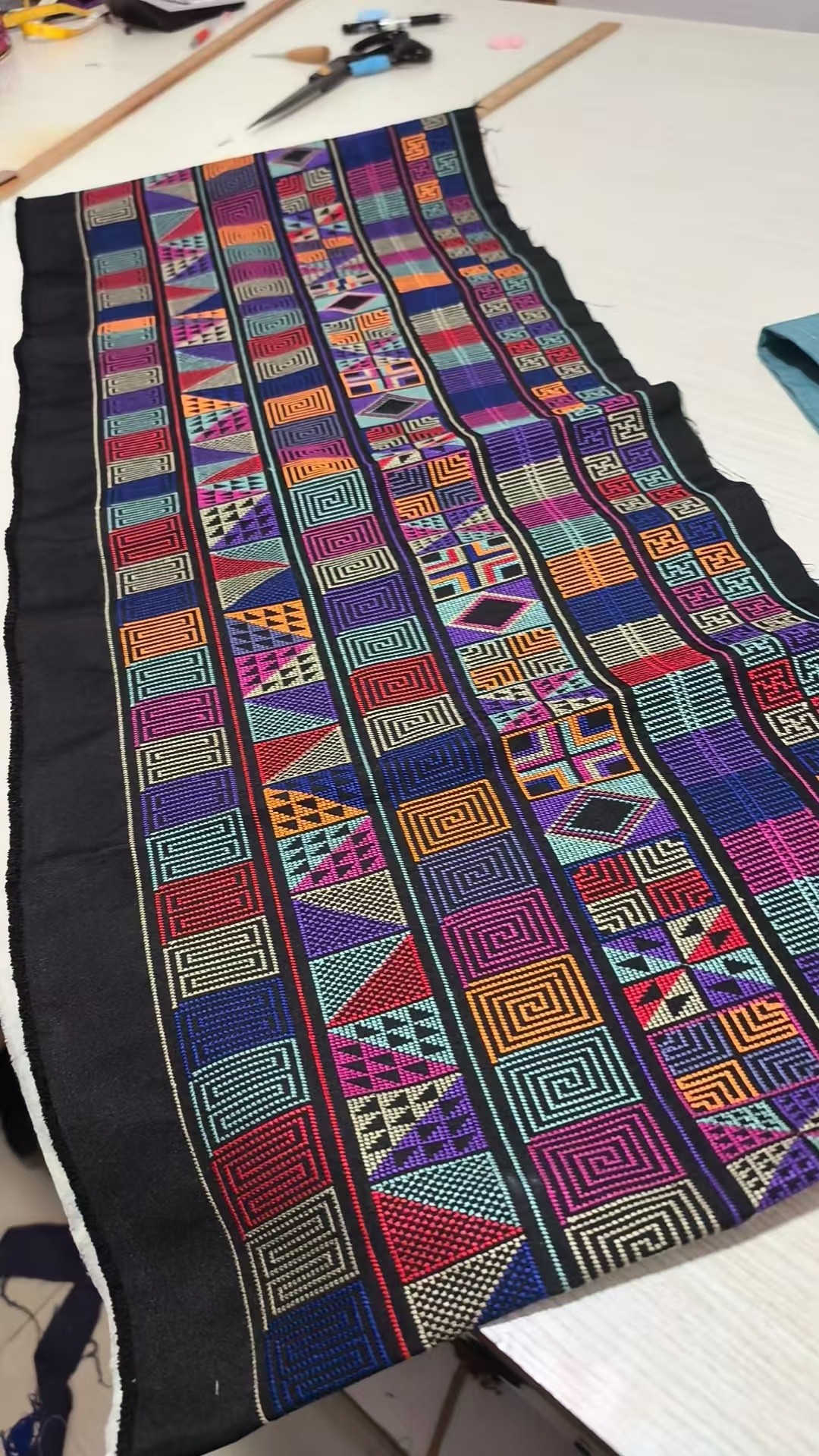 新款民族刺绣花边蒙古族苗族装饰织带少数民族长条辅料花边材料