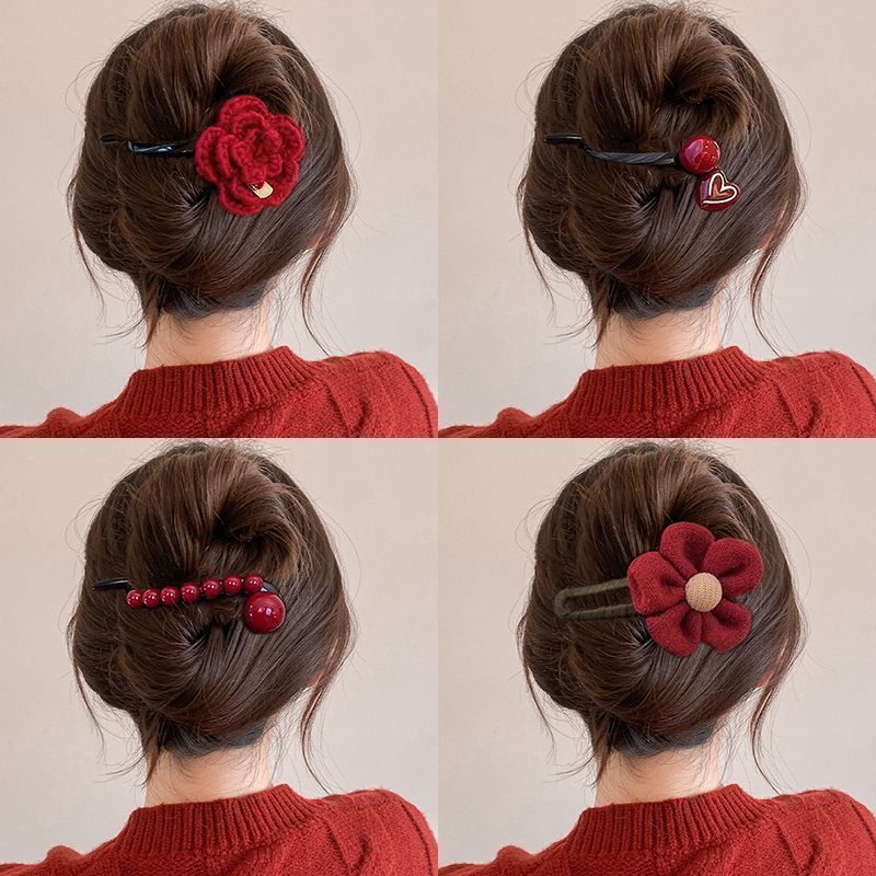 2025新款红色毛绒洋气花朵扭扭夹高级感秋冬后脑勺盘发一字夹饰品