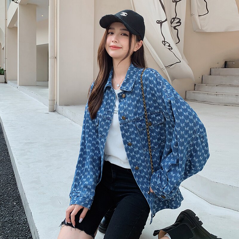 设计感印花牛仔外套女早秋季新款韩版宽松时尚小个子减龄休闲上衣,女装短外套,淑塔可可