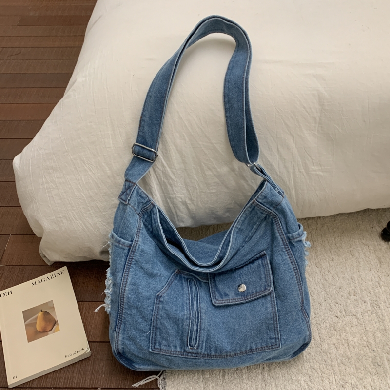 牛仔布包包女式2025新款休闲学生上课通勤托特包大容量通勤斜挎包