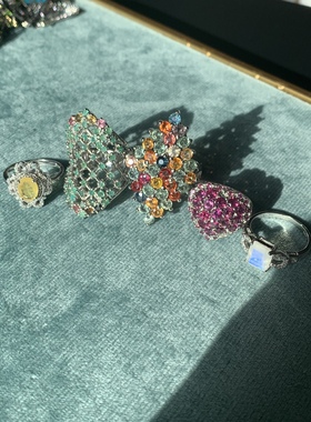 彩色黄蓝宝石祖母绿紫水晶银戒指