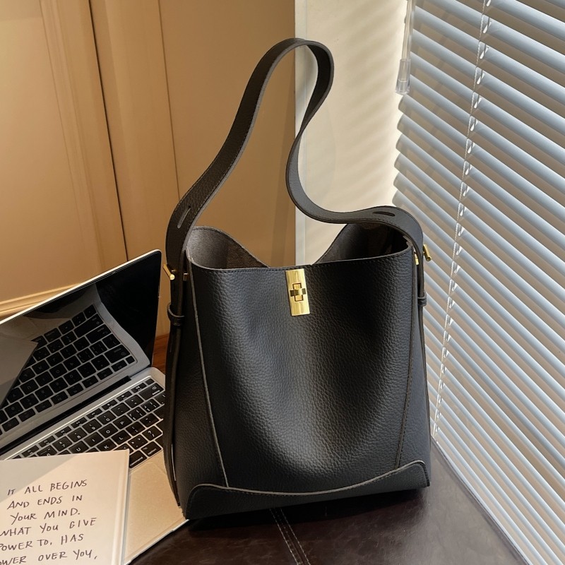 休闲大容量腋下包包女2026新款潮复古通勤水桶包高级感单肩斜挎包,箱包皮具/热销女包/男包,水桶包,淘宝优惠券,粉丝福利购,淘宝优惠卷