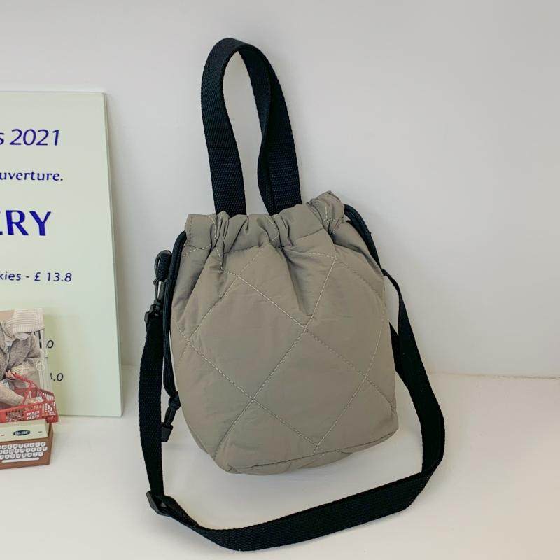 秋冬季斜挎手机小包包女2024新款棉服包休闲手提水桶包帆布单肩包,箱包皮具/热销女包/男包,水桶包,淘宝优惠券,粉丝福利购,淘宝优惠卷