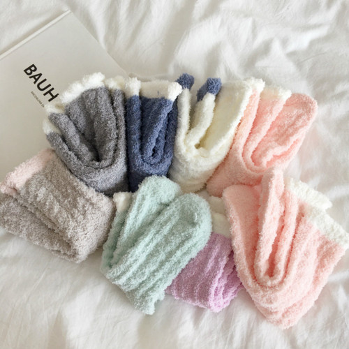 Real shooting 4 pairs of plush thickened home floor socks in autumn and winter coral Plush socks warm socks