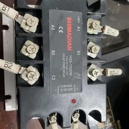 议价希曼顿固型态继电器。号:hs3-100dm，新货。带底充76座。