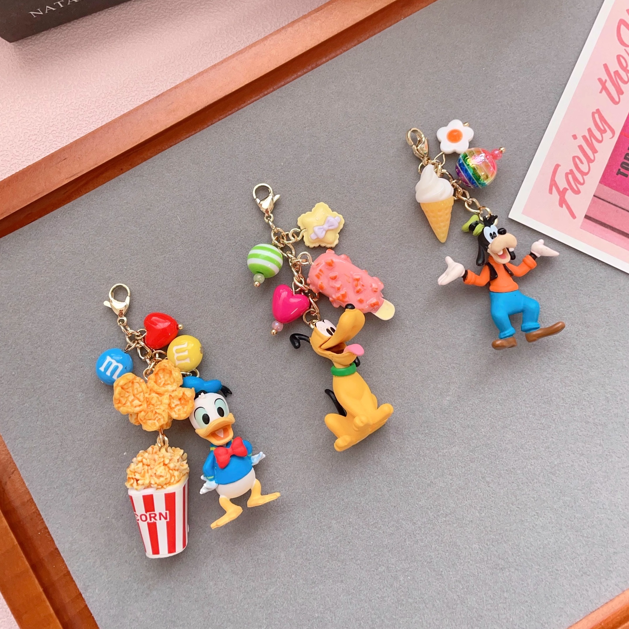 原创保色唐老鸭高飞布鲁托挂件