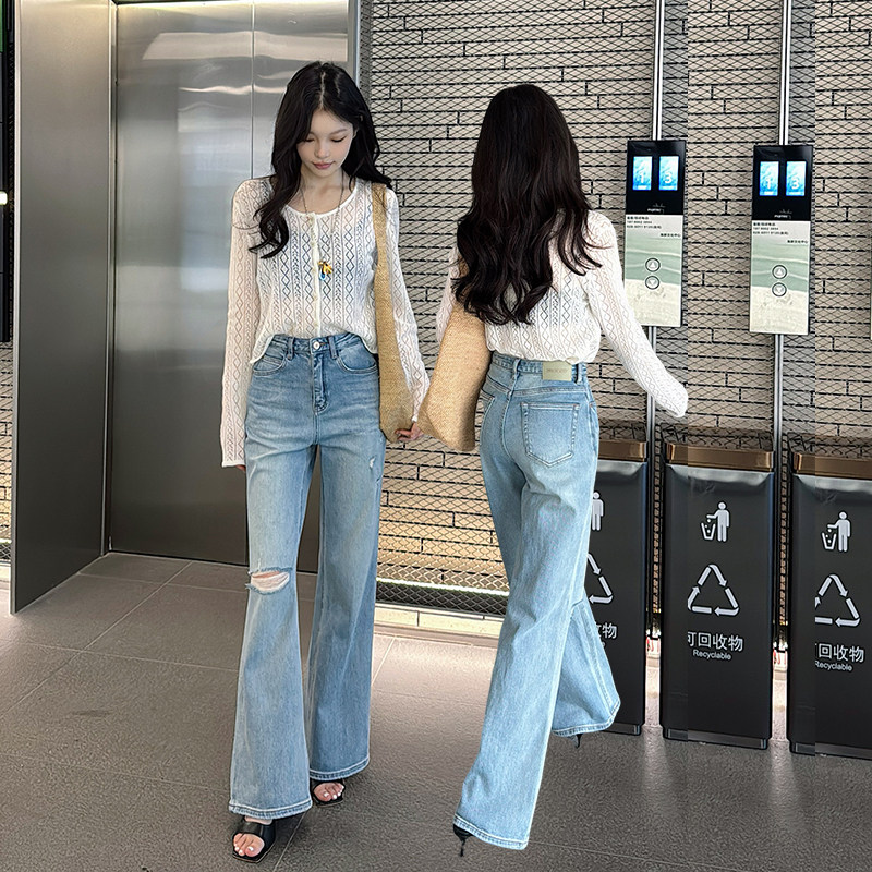 浅蓝色破洞不贴腿微喇牛仔裤女2025宽松显瘦低弹高腰直筒拖地长裤