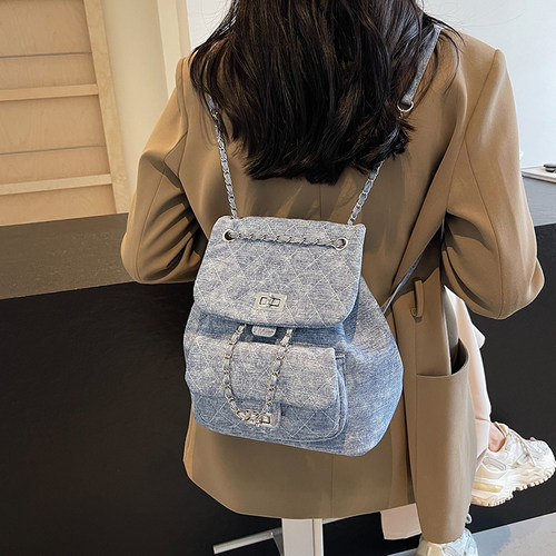 时尚百搭菱格大容量学生书包新款