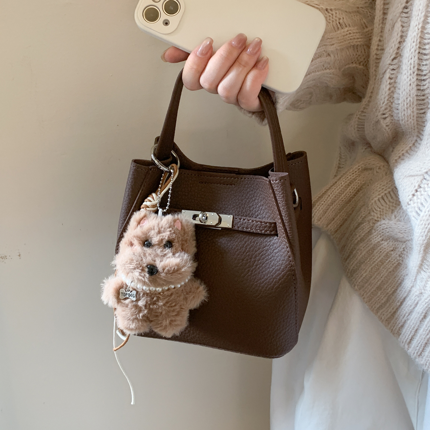 ZATZ高级感软皮荔枝纹水桶包