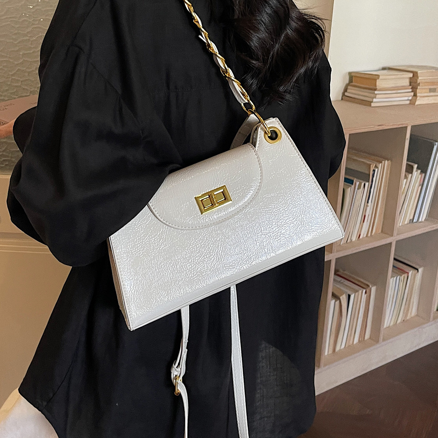 高级感爆裂纹小包包女2025新款百搭链条小方包冬季洋气单肩斜挎包,箱包皮具/热销女包/男包,小方包,淘宝优惠券,粉丝福利购,淘宝优惠卷