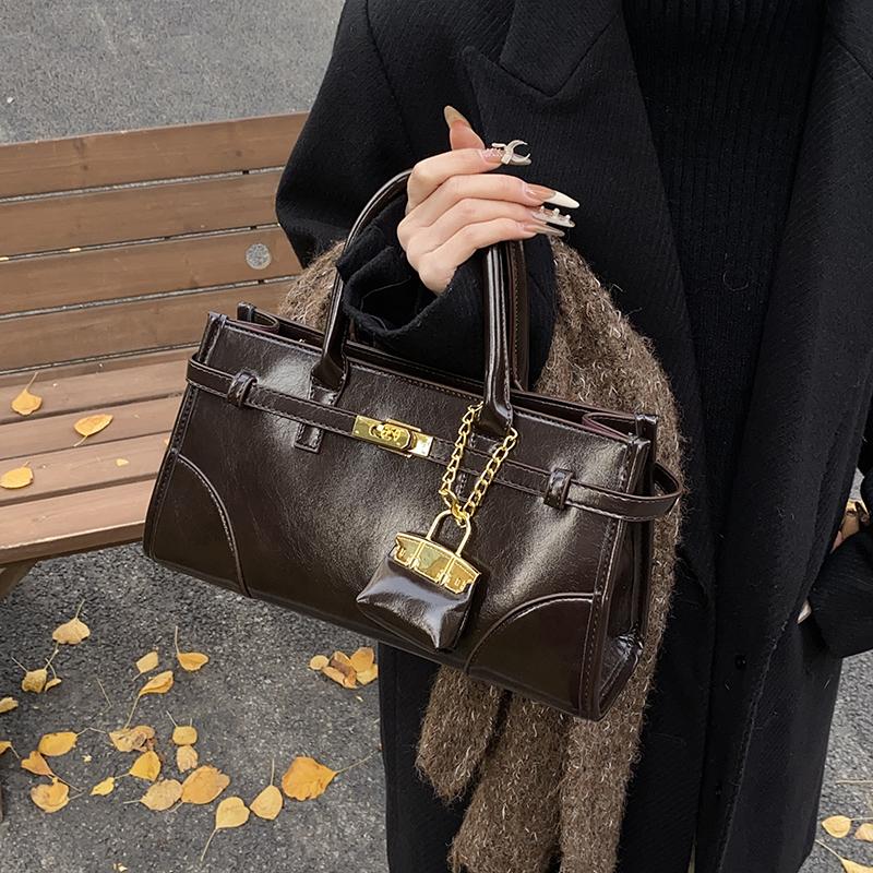 潮酷油蜡皮大包包女2025新款时尚手提托特包春夏季复古单肩斜挎包