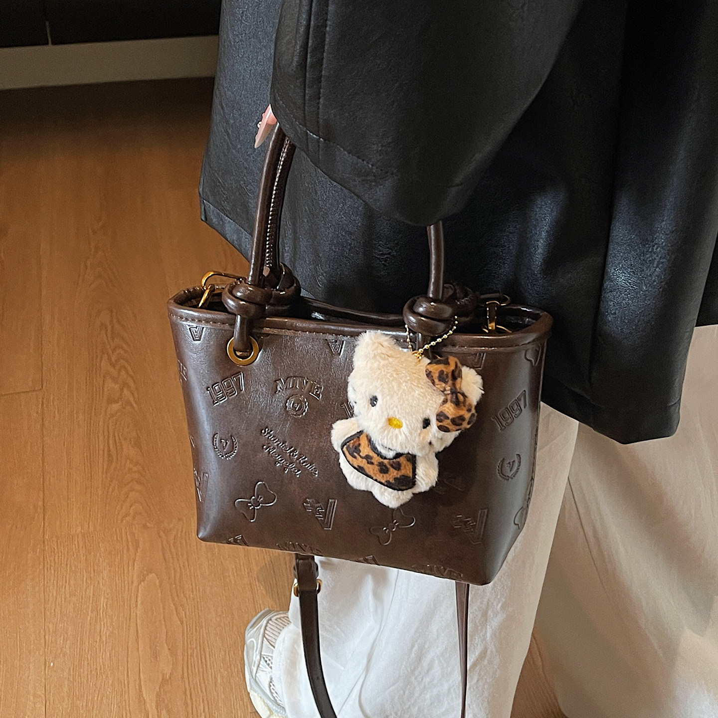 复古油蜡皮手提小包包女2025新款小众菜篮子水桶包秋冬质感斜挎包,箱包皮具/热销女包/男包,水桶包,淘宝优惠券,粉丝福利购,淘宝优惠卷