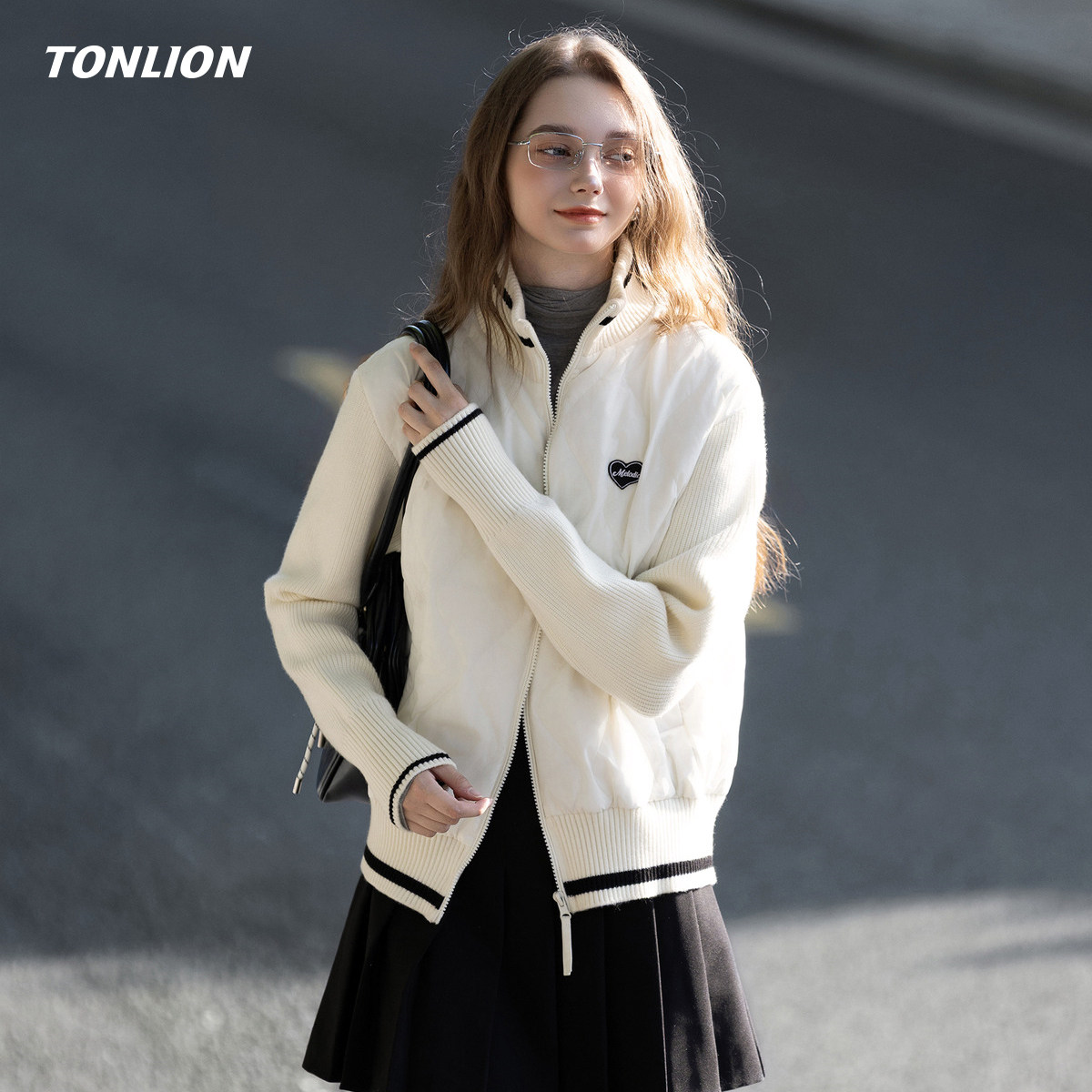 唐狮轻薄羽绒服女款2025冬季新款拼接立领宽松显瘦高级感短款外套