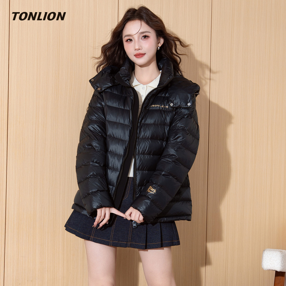 唐狮黑色短款羽绒服女2025冬季新款宽松显瘦连帽高级感保暖厚外套
