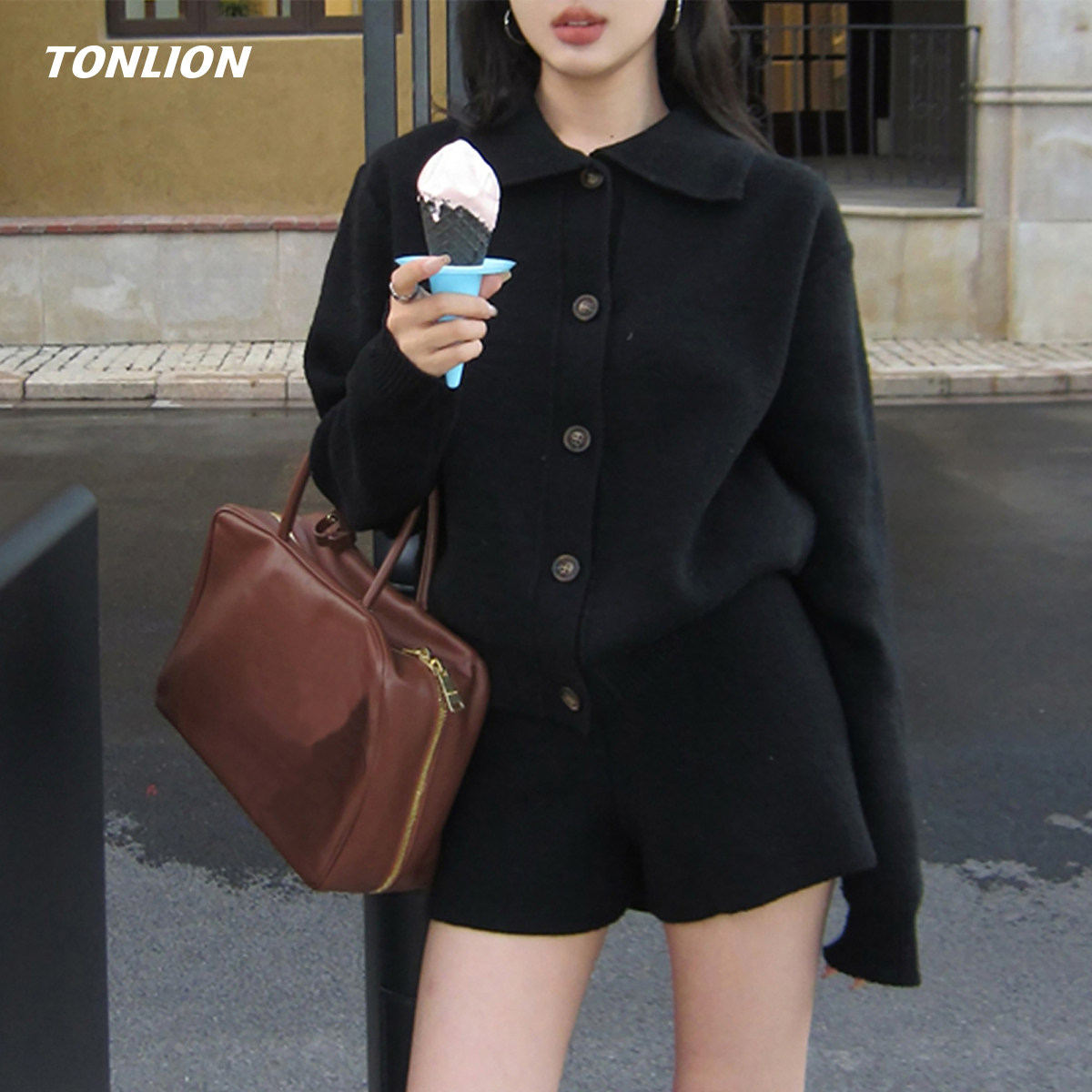 唐狮黑色毛衣套装女2025冬季新款翻领宽松显瘦针织开衫短裤两件套,女装/女士精品,时尚套装,淘宝优惠券,粉丝福利购,淘宝优惠卷