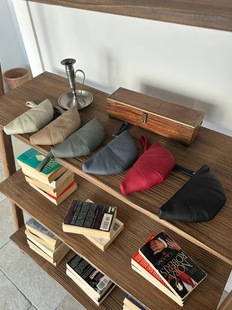 现 韩国东大门代购新款LEONIE 24春 复古纯色缝线牛皮小饺子包