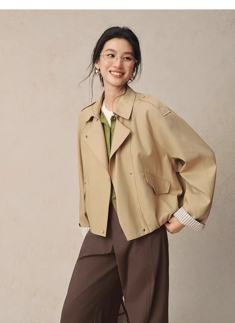 2026早秋花苞短款风衣女小个子宽松翻领设计感后背斗篷式百搭外套