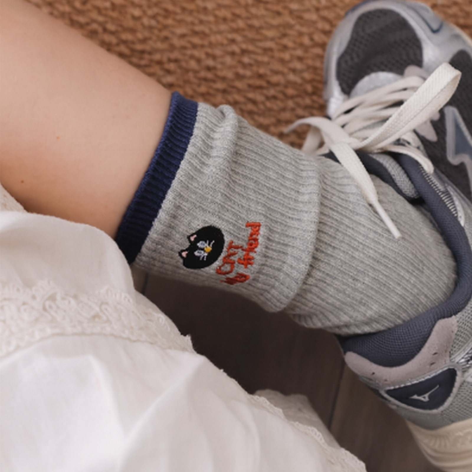 ''小猫爱吃鱼''袜子女纯棉袜子女款秋冬新款可爱卡通刺绣中筒棉袜