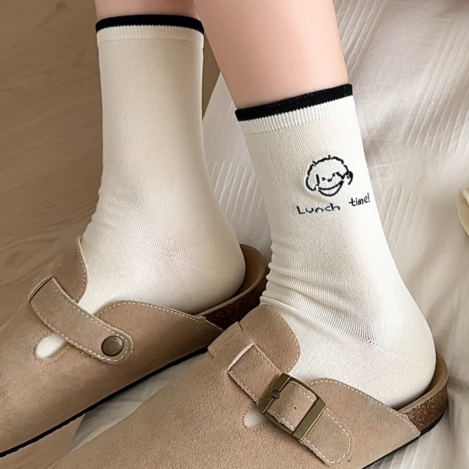 可爱小狗袜子黑白色中筒袜ins潮纯棉可爱刺绣长筒长袜秋冬季新款