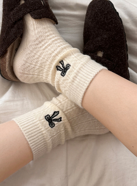 刺绣蝴蝶结袜子女款纯棉中筒袜秋冬季新款长筒袜搭配勃肯鞋外穿潮