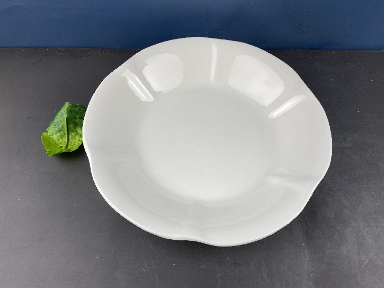 特色酒店餐具陶瓷异形鱼盘菜盘饭店餐饮白色花边饭店大盘定制LOGO