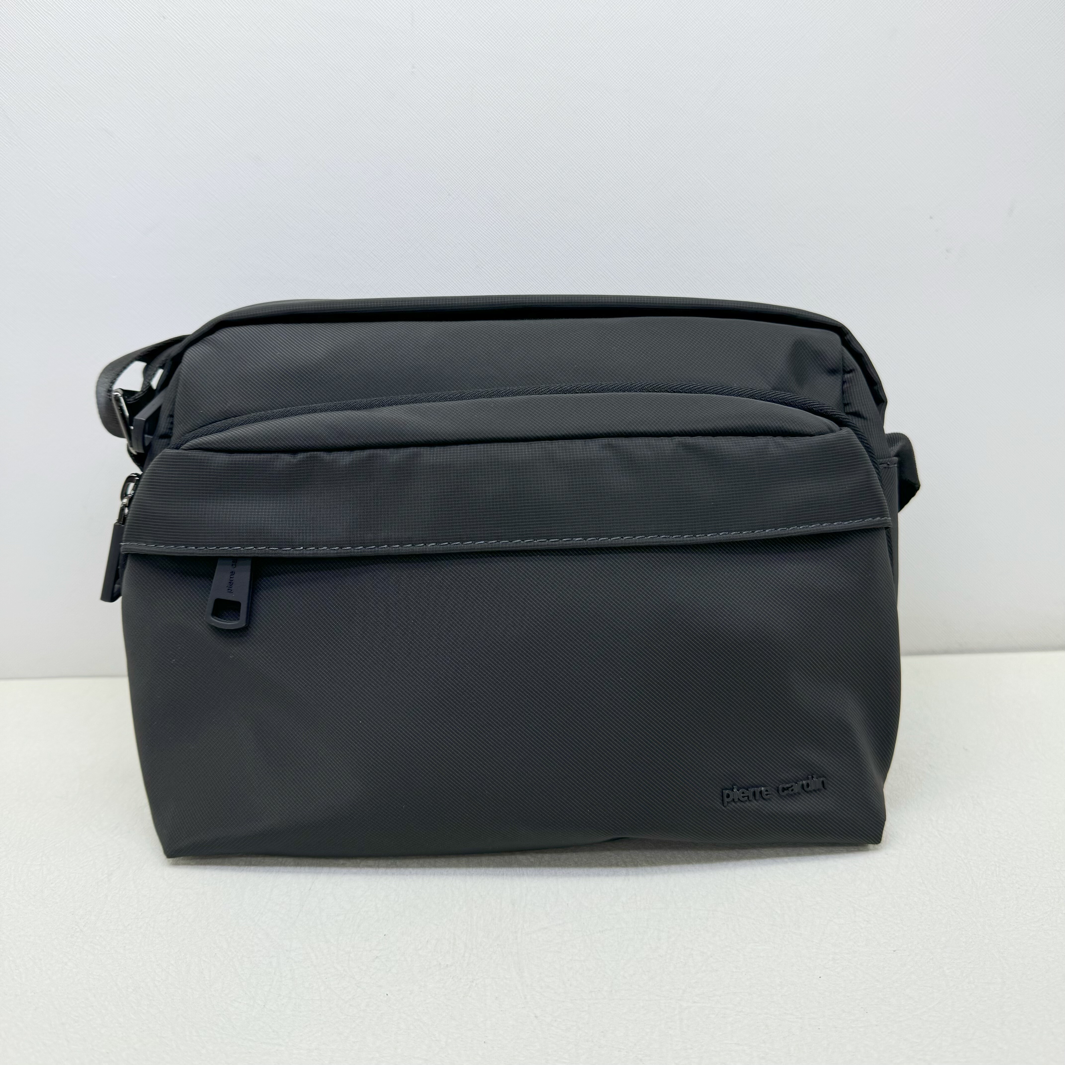 皮尔卡丹男包户外防水轻便单肩斜挎包时尚新款超轻布包商场同款