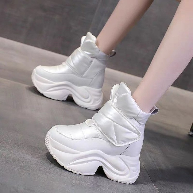 时尚雪地靴女加绒加厚2025冬季