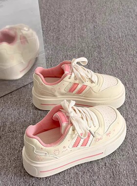 春季厚底小白鞋女2026新款增高可爱卡通板鞋ins潮百搭小众面包鞋