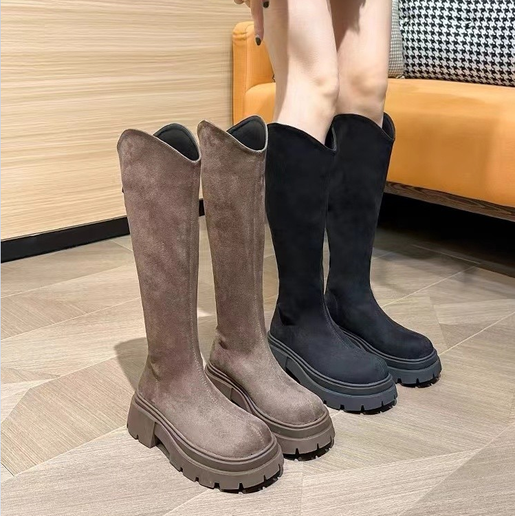 厚底绒面长筒V口黑色高筒时装靴
