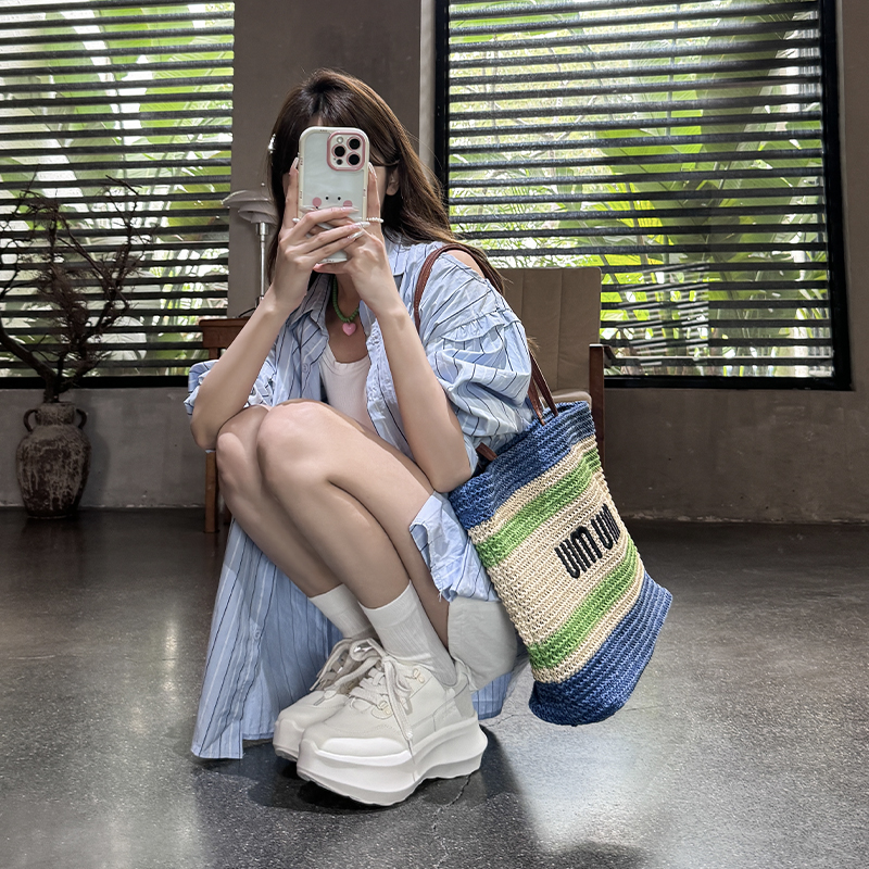 Lisa同款厚底白色休闲运动鞋女2024新款超火小白鞋百搭增高老爹鞋