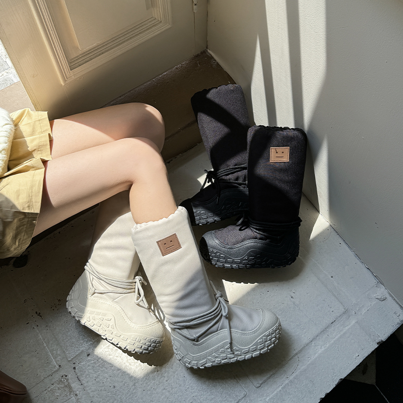 厚底白色笑脸胖嘟嘟高筒雪地靴女2024秋冬新款加厚保暖防滑长靴