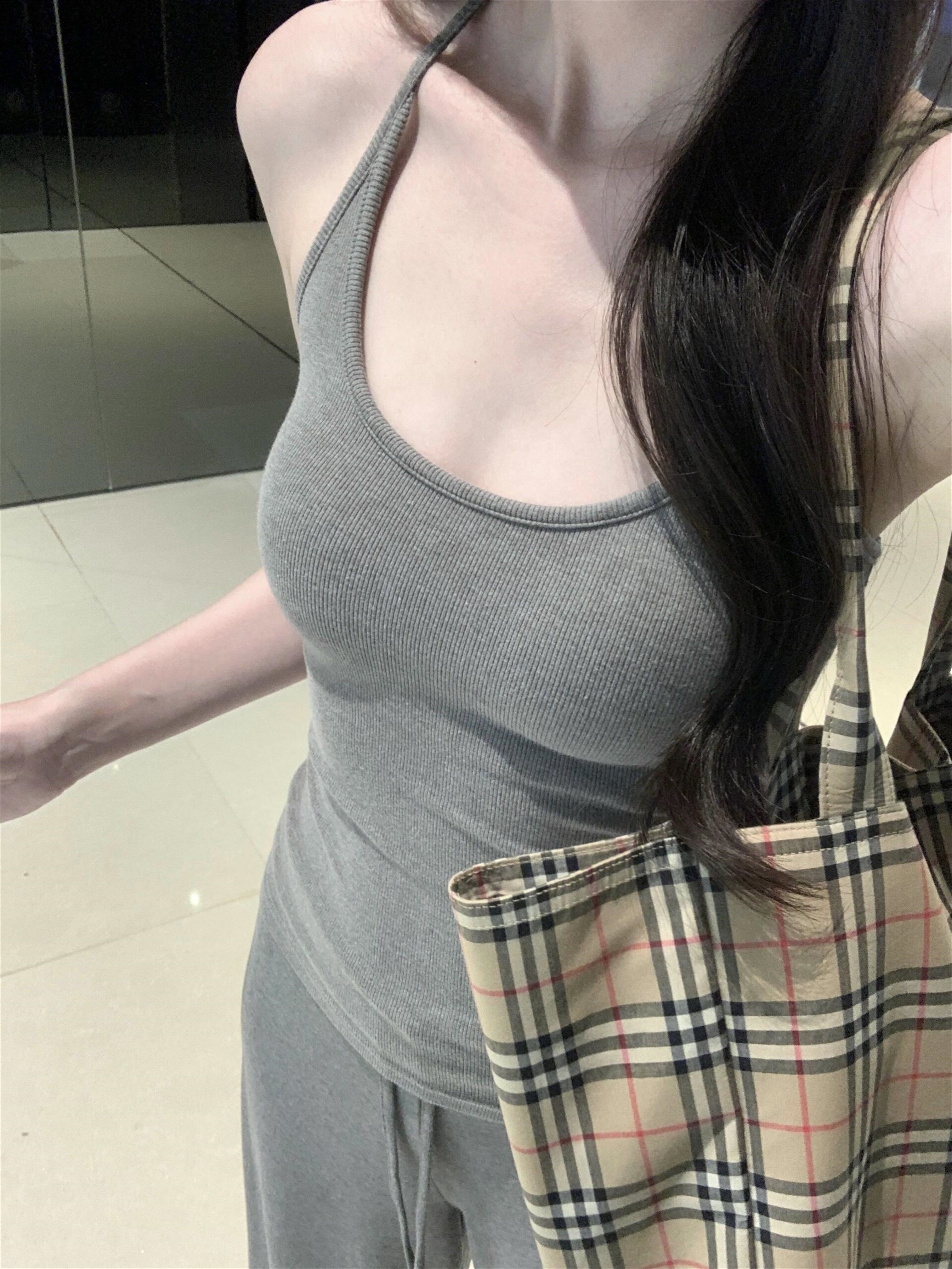 灰色吊带健身运动背心内搭自带胸垫女夏外穿工字美背挂脖无袖上衣