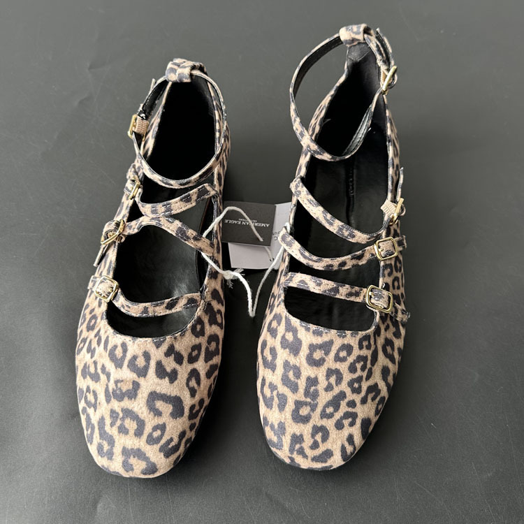 新款休闲三排扣复古豹纹玛丽珍鞋