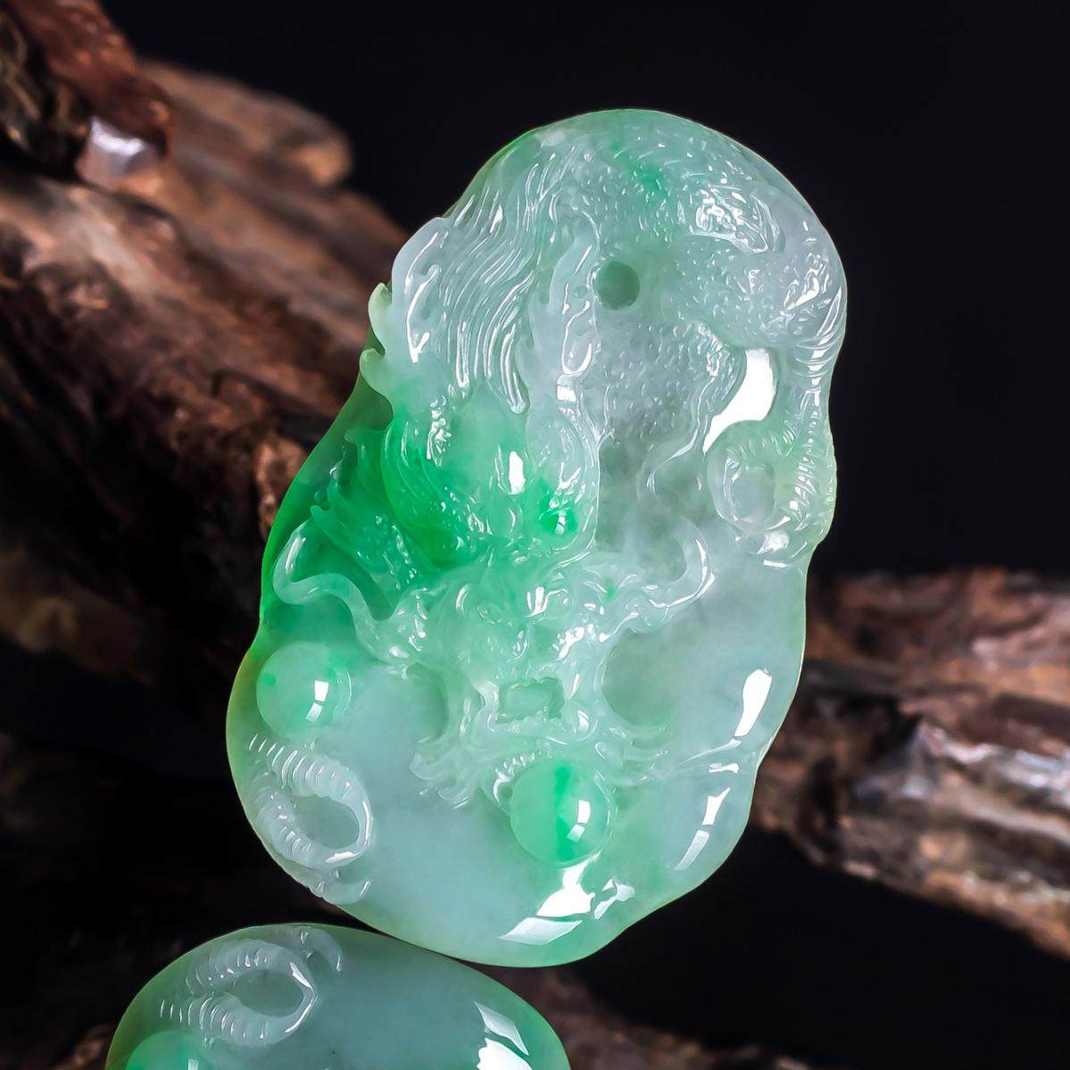 缅甸天然翡翠A货特色巧雕龙玉石玉佩 飘阳绿翡翠龙吊坠 龙霸天下