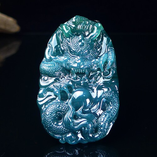 天然翡翠A货蓝水翡翠龙牌吊坠