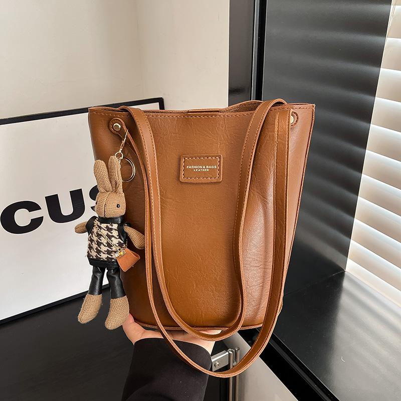 萌垚复古大容量手工编织水桶包