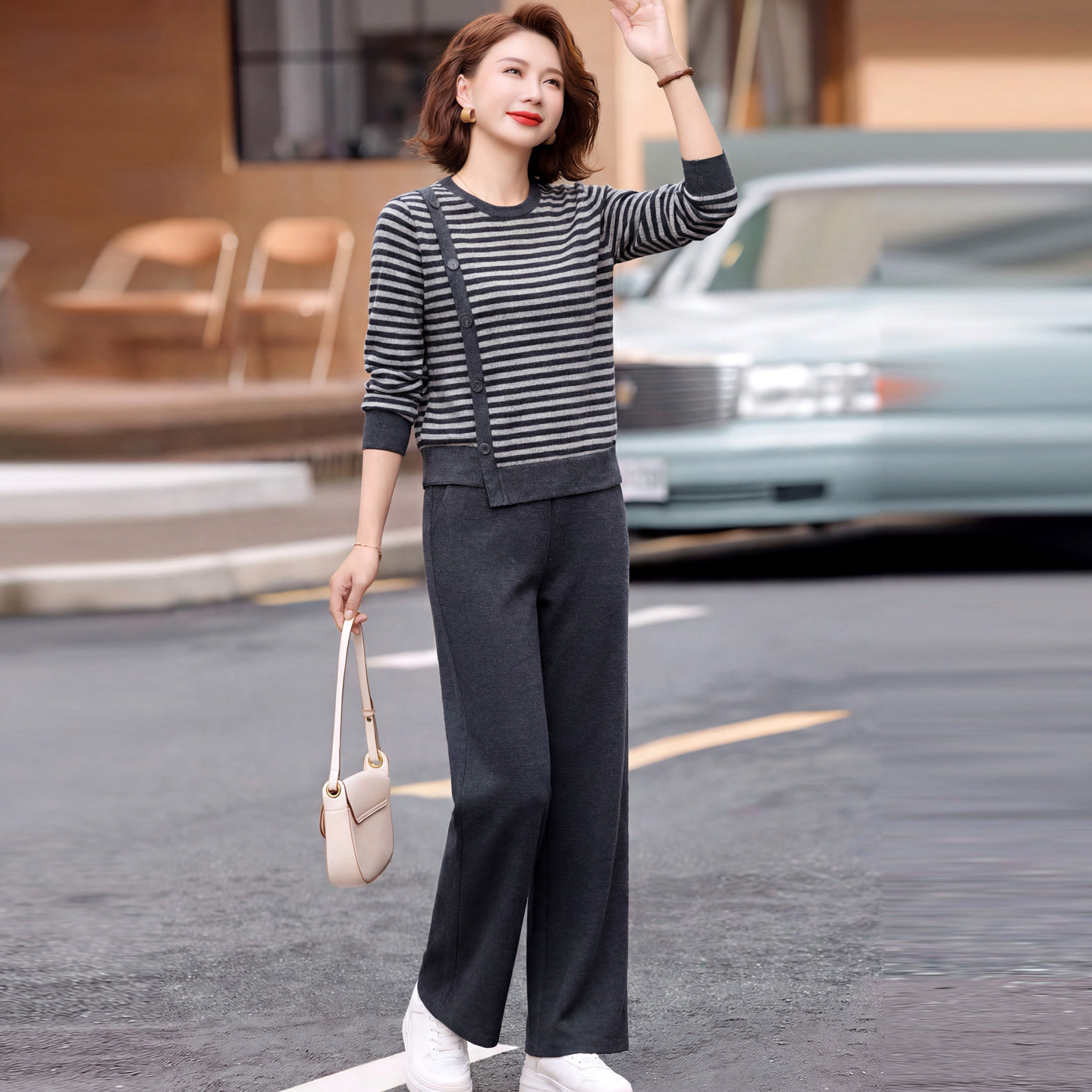 高端妈妈春装休闲运动服套装2026新款中老年女春秋长袖卫衣两件套