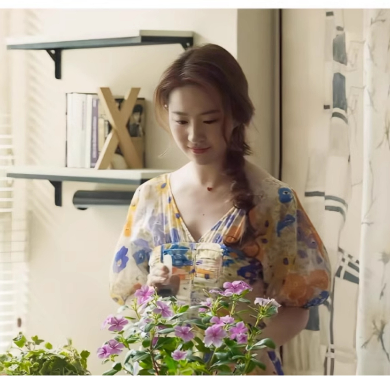 许红豆同款法式V领碎花连衣裙