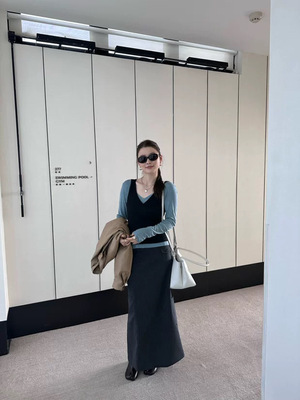 26春夏新韩版insist休闲简约修身黑色针织短背心v领叠穿小吊带