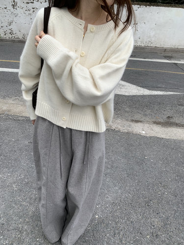 冬款韩版sliver复古奶白色圆领纽扣羊毛针织短开衫休闲保暖毛衣