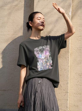 XG雪歌2026夏款圆领印花灰色短袖女t恤宽松休闲上衣XM201520A884