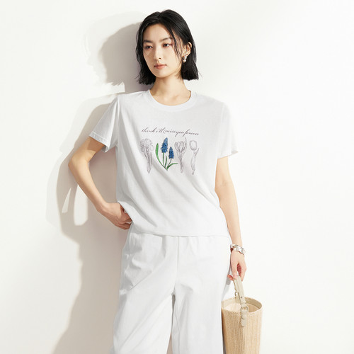 XG雪歌文艺手绘风植物花卉印花T恤女夏白色纯棉短袖XM201585A851
