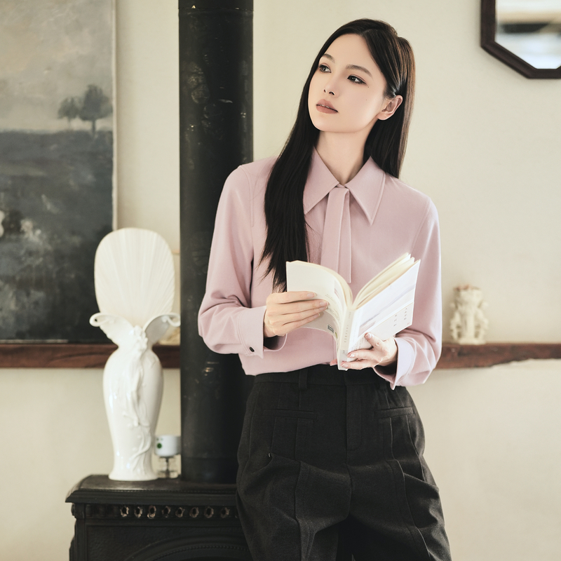 少 XG雪歌粉色飘带领衬衫女25冬款小众通勤质感上衣XK421009A216
