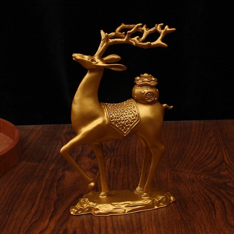 金色合金梅花鹿背钱袋元宝家居桌面摆件一路发财店铺装饰品工艺品