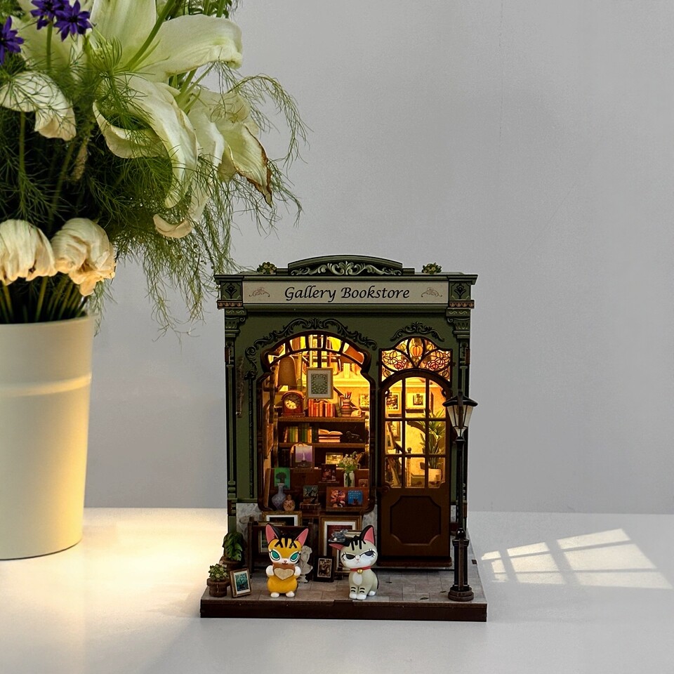 CuteBee城市漫步画廊书店DIY书立图片