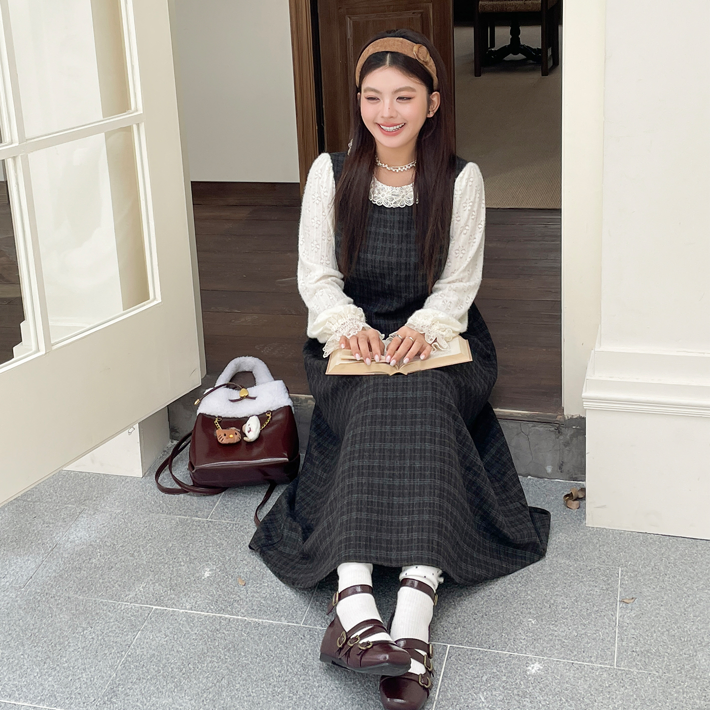 欧尼不胖胖mm超好看的蕾丝拼接冬装连衣裙法式格纹复古显瘦长裙子